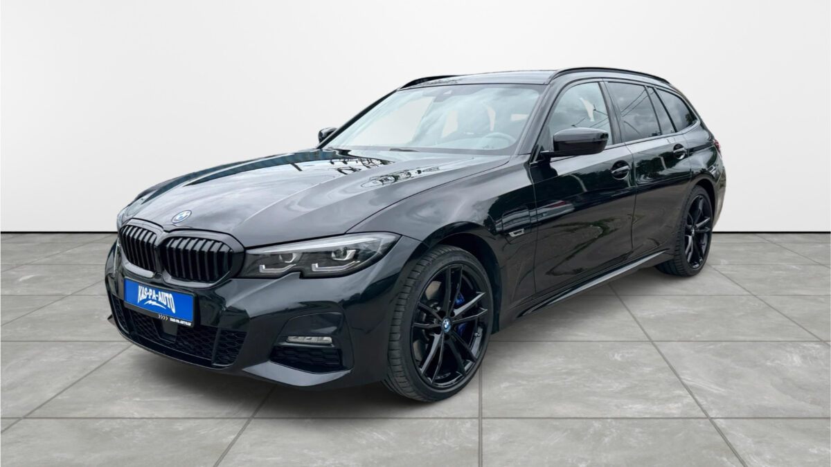 BMW 330e xDrive Touring